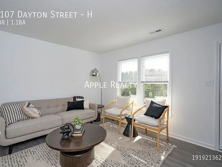 1107 Dayton St #H — Photo 2
