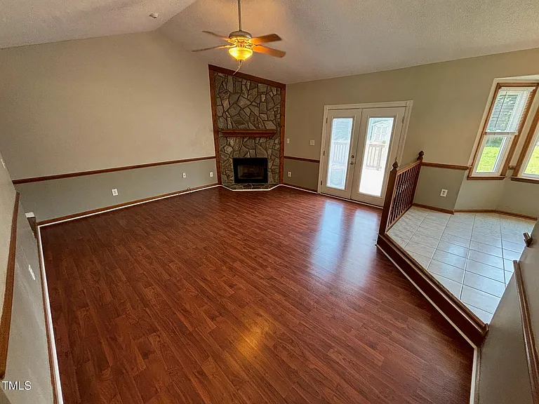 2325 Stephanie Ln — Photo 6