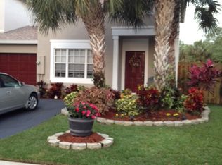 6011 Lombard Ct, Tamarac, FL 33321