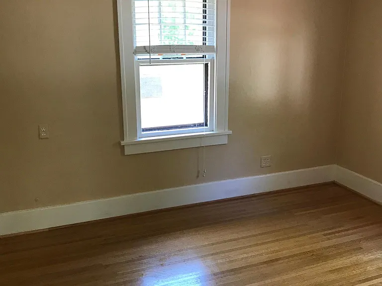 133 Westland Ave — Photo 17