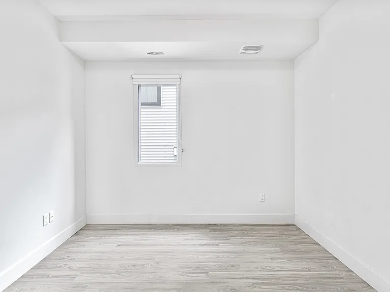 337 Sunnyside Ave — Photo 9