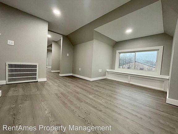 3rd image of 525 Welch Ave #4291689