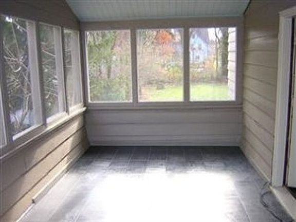 2nd image of 257 W College St