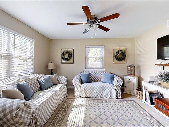 3rd image of 704 Avalon Woods Cir