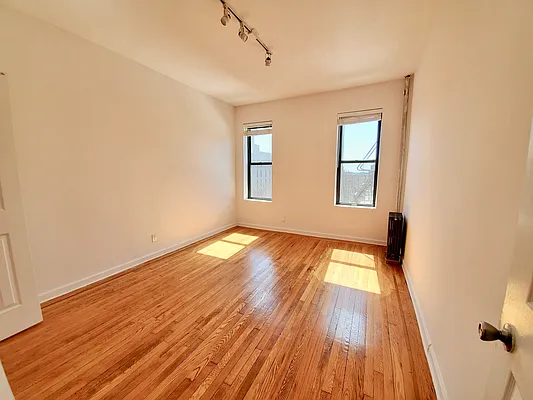 Rented by Compass | media 11