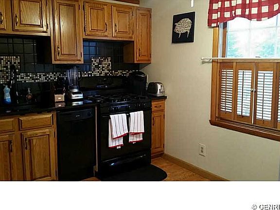 3rd image of 17 Marberth Dr