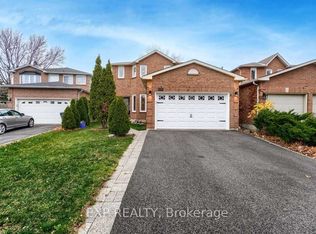 6261 Prairie Cir, Mississauga, ON L5N5Y9