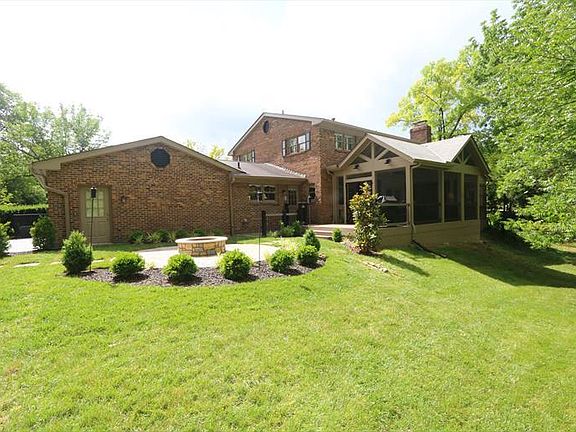 2nd image of 821 Kingfisher Ln