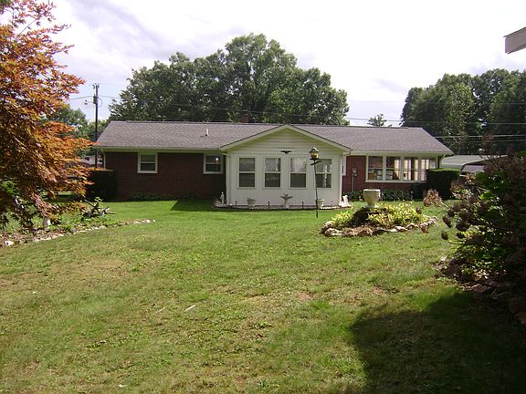 5th image of 222 Shady Sq