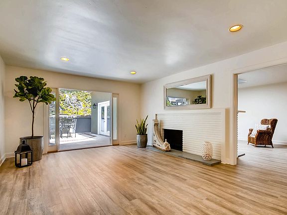 4th image of 3326 Avenida De Loyola