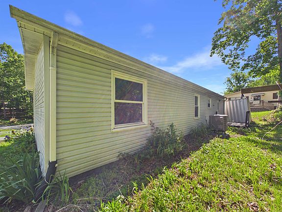 5th image of 5420 Forest Cir