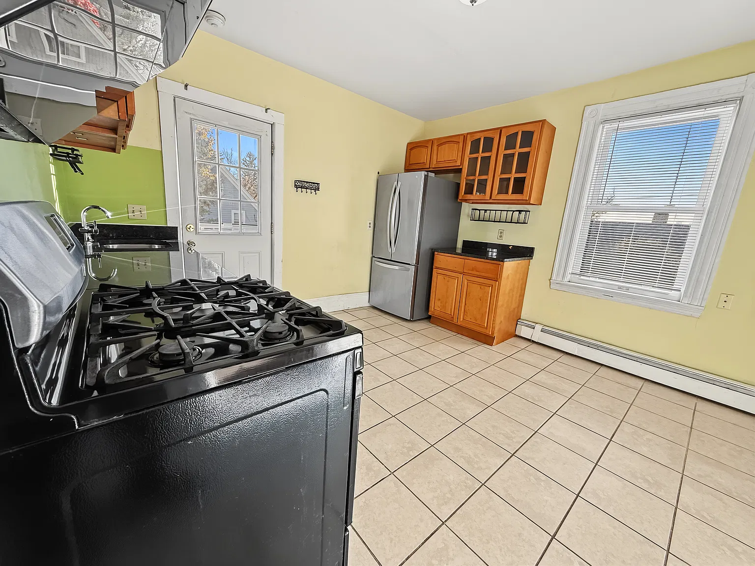 4 bed, 1283 sqft, $3,350 — Photo 4