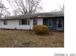 1015 N Illinois Ave, Salem, IL 62881