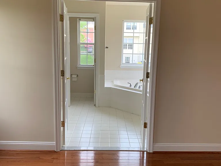 501 Callander Way — Photo 8