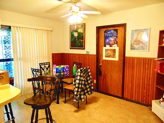 5th image of 12 Tanglewood Ln