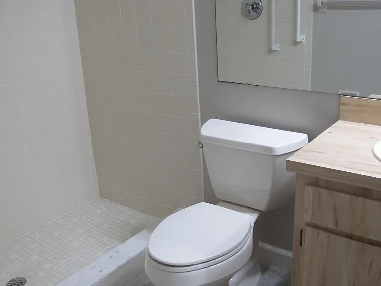 Master Bathroon