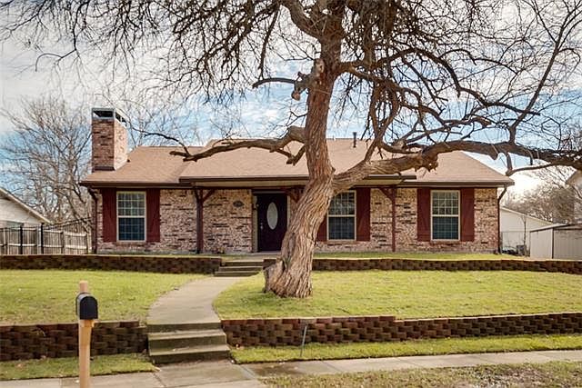 1st image of 2716 Oak Grove Dr