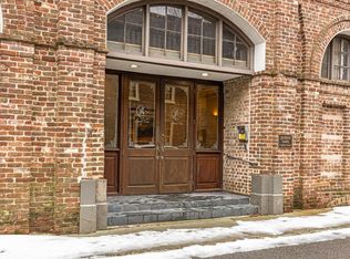 3 Queen St APT 306, Charleston, SC 29401