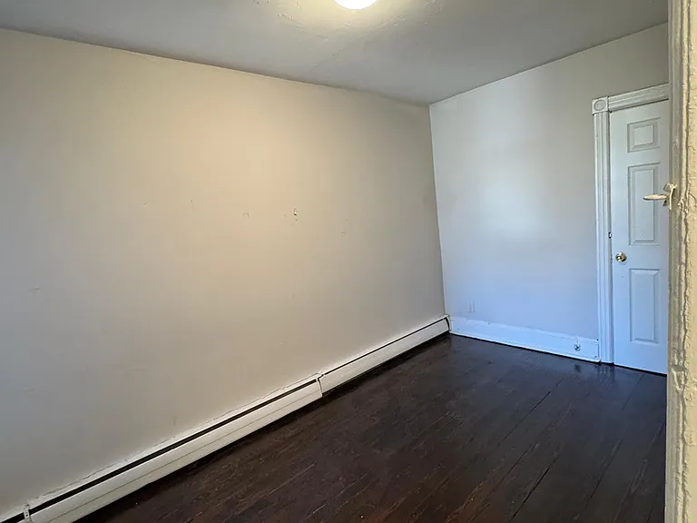 458 S Olden Ave — Photo 5