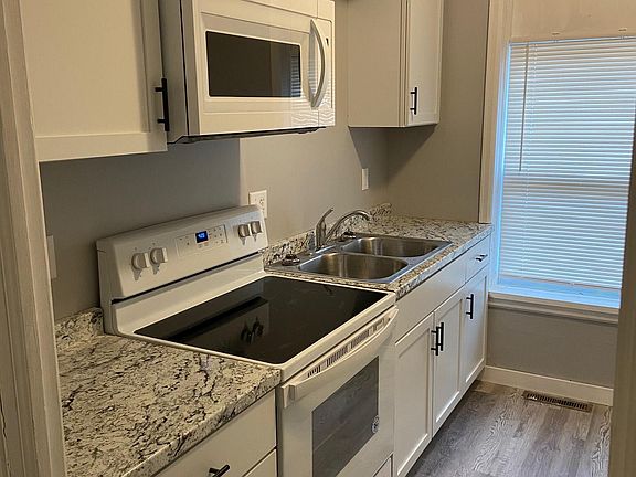 4th image of 206 W Clark St #3