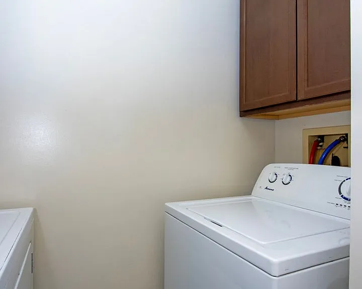 240 Collier Dr #10 — Photo 6