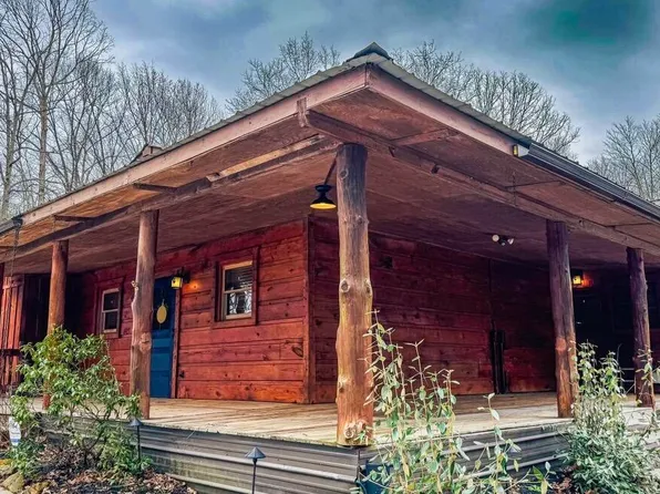 495 Bear Hollow Rd, Oneida, TN 37841