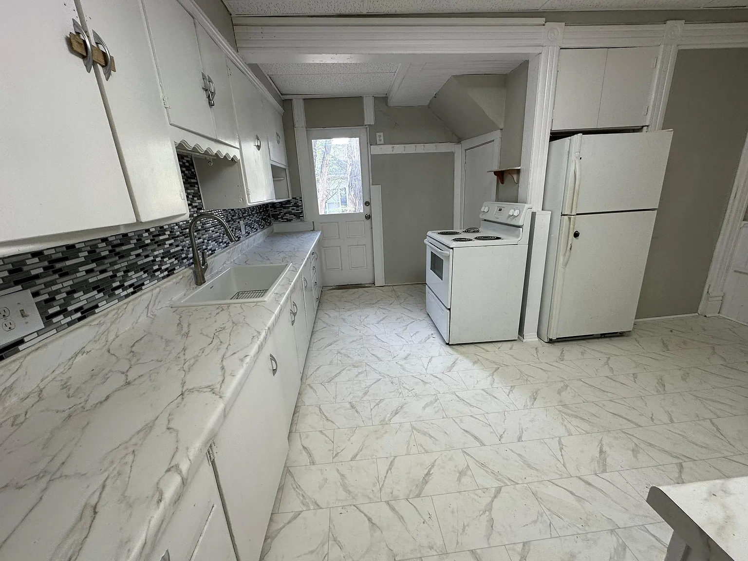 4942 Madison Ave — Photo 4