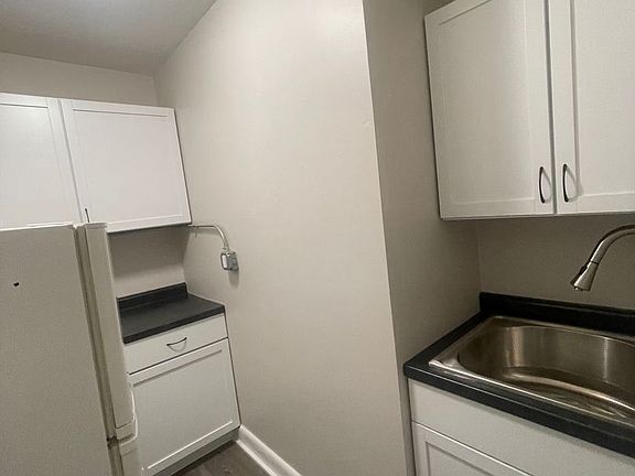 3rd image of 117 N 13th St #6