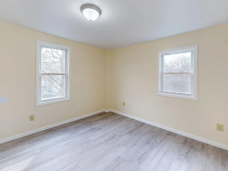 83 Nash St — Photo 7