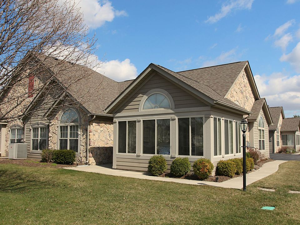 1st image of 9842 Connor Lake Cir
