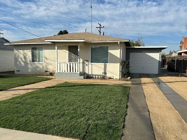 2985 Olive St, Selma, CA 93662