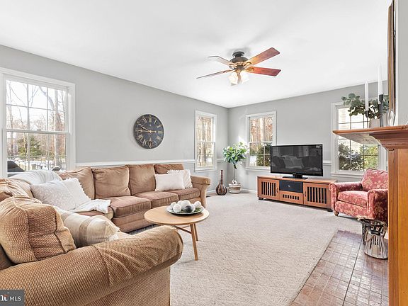 5th image of 9515 Charlesfield Dr