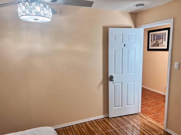 (undisclosed Address), Universal City, TX 78148