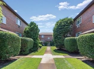 38 Bryon Rd #4, Chestnut Hill, MA 02467