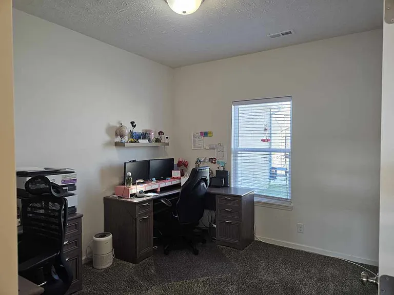 4721 Gawain Dr — Photo 8