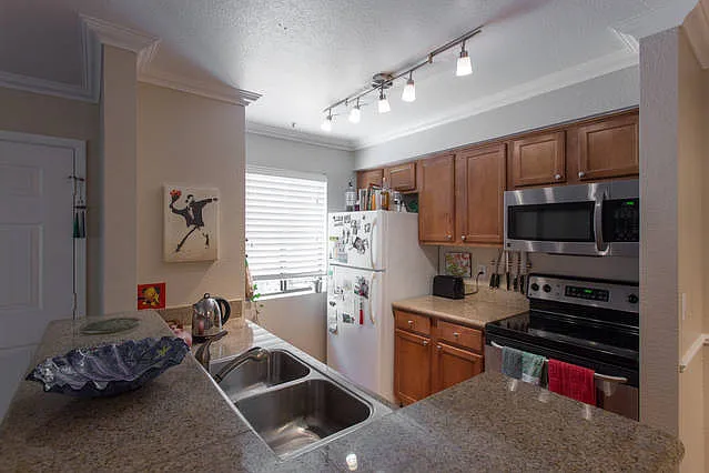 1 bed, 700 sqft, $3,100 — Photo 2