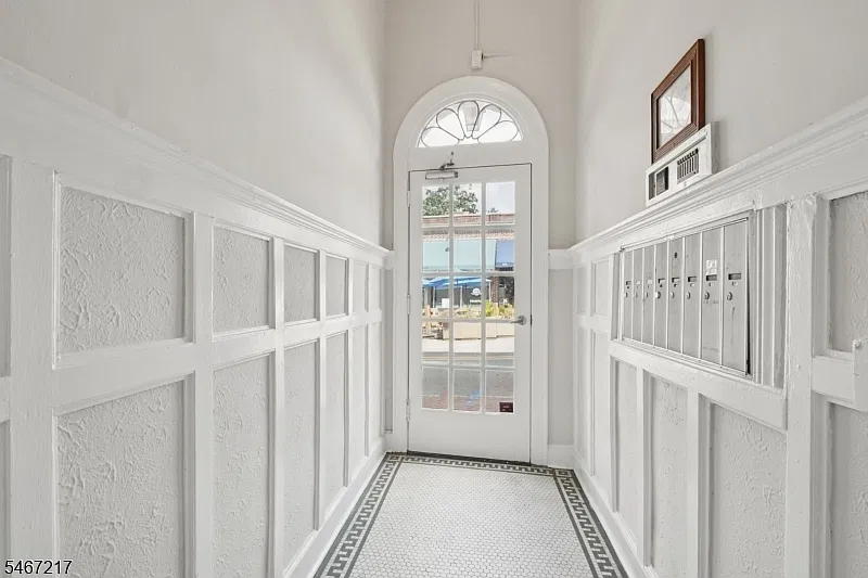 166 Maplewood Ave — Photo 2