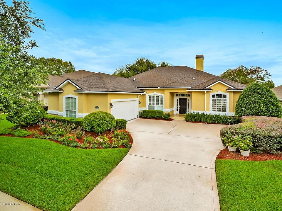 Manicure Grounds with Paver Driveway
