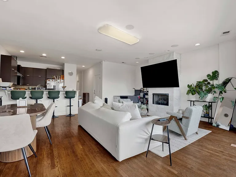 3505 N Elston Ave #2 — Photo 2