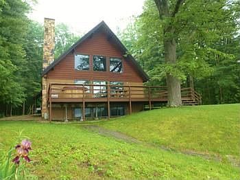 1st image of 3137 N Lakeview Dr