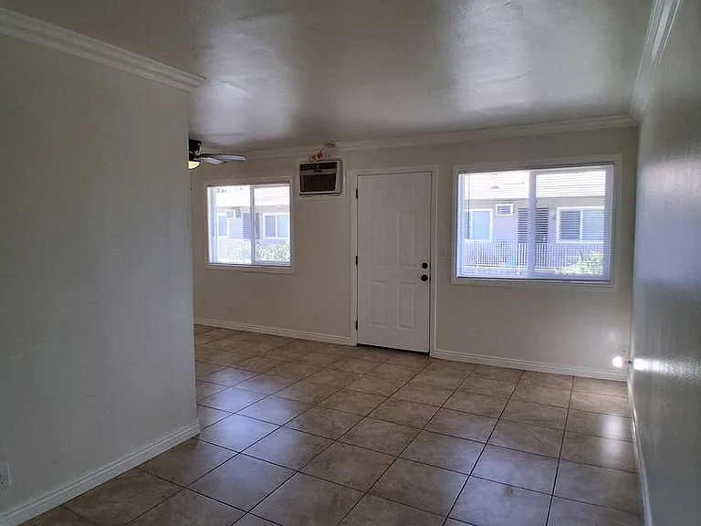 1312-1322 E Bulldog Ln — Photo 7