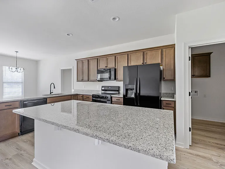 185 Southgate Dr — Photo 5