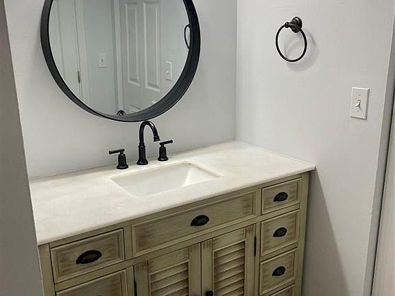 5th image of 3350 Jaywood Ter APT J122