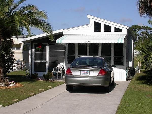 1st image of 242 Bainbridge Dr