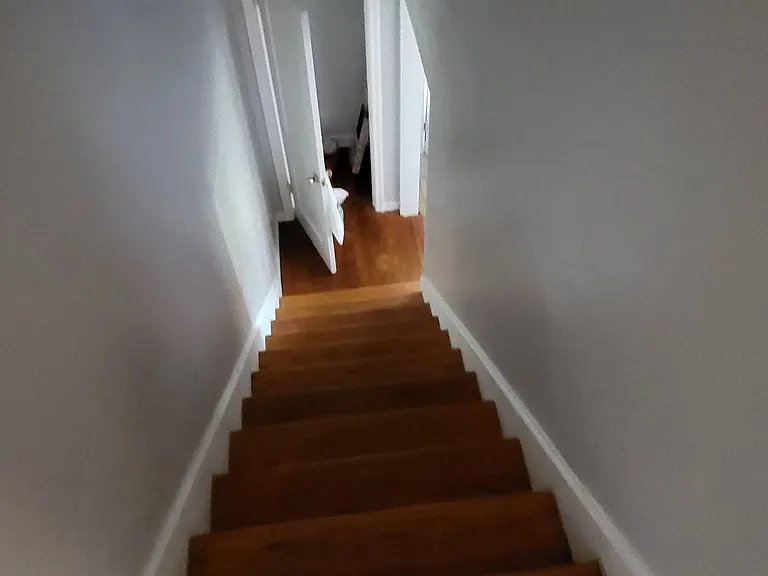 Stairs going to 1st level
