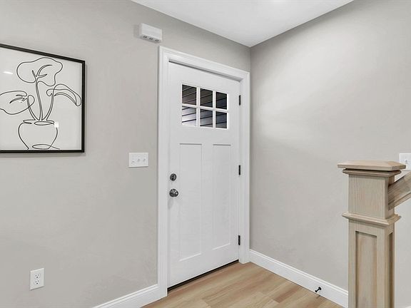 2nd image of 3 Montgomery Rd