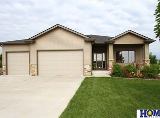 6201 S 86th Ct, Lincoln, NE 68526