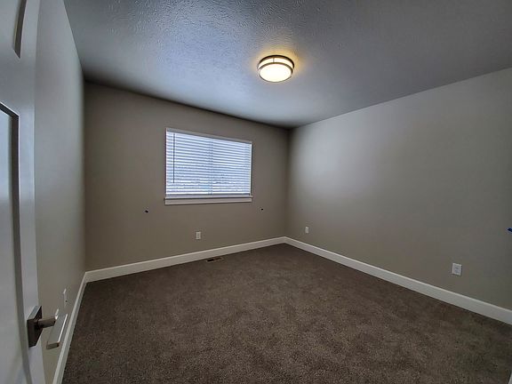 4th image of 4407 N Keller Ln