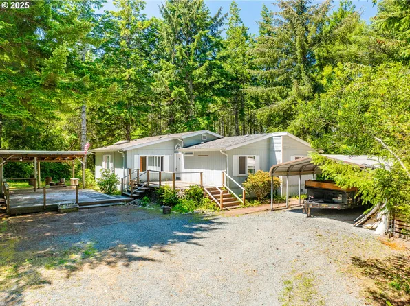 58897 Constance Dr, Bandon, OR 97411