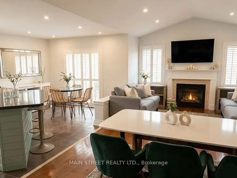 77 Reddenhurst Cres — Photo 3